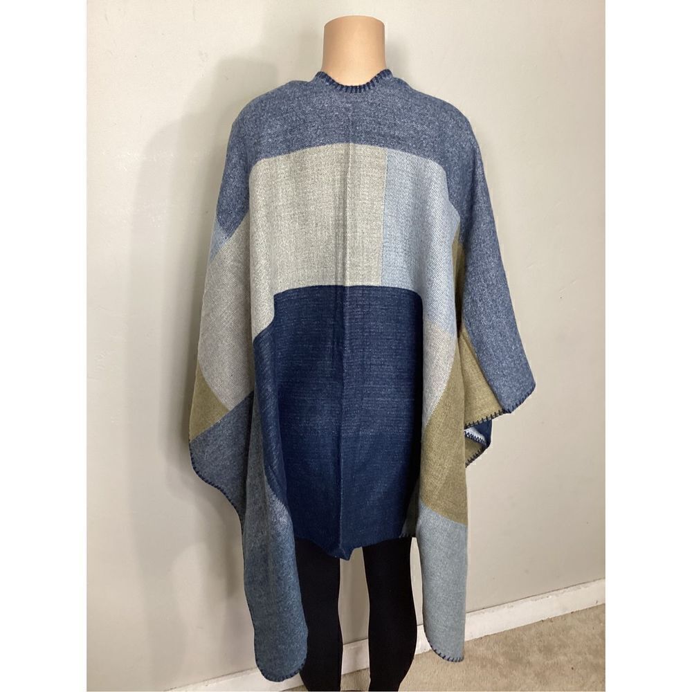 New Harve Benard blue plaid ruana. Retails $119 - Picture 2 of 7